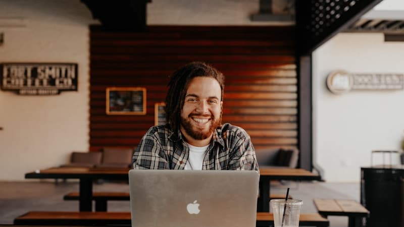 Contact center team collaborating